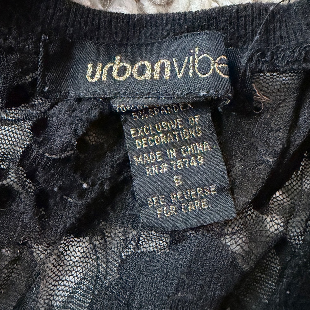 Urban vibe Black Sleeveless full zipper y2k vintage 2000s unique women’s Blouse - Picture 5 of 5